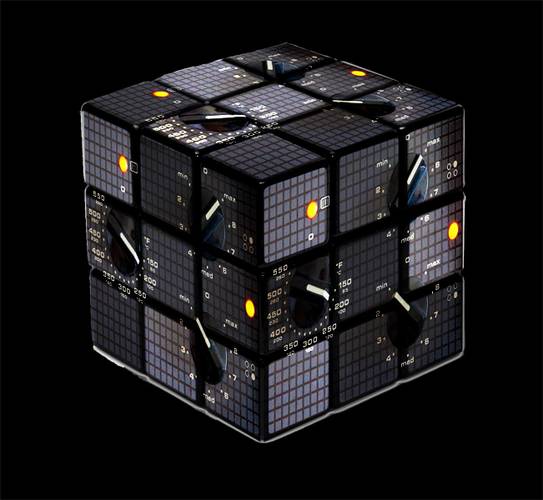 RUBIK OVEN CLOCK