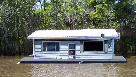 House boat