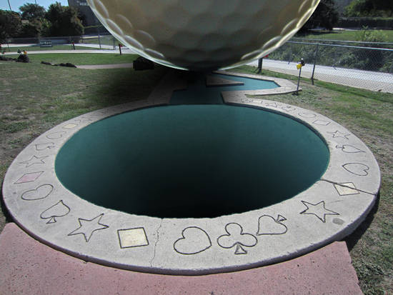 Giant Golf