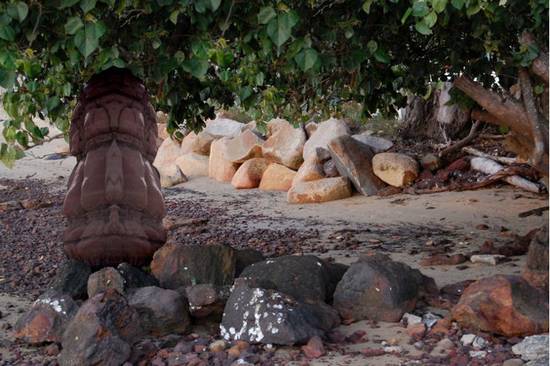 beach statue