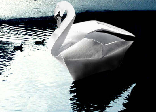 ORIGAMI SWAN